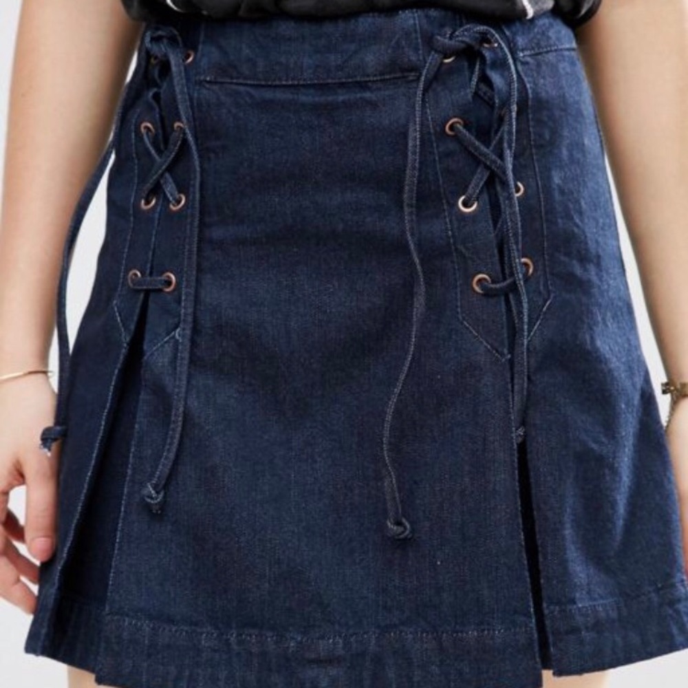 FREE PEOPLE DENIMN SKIRT SIZE 2